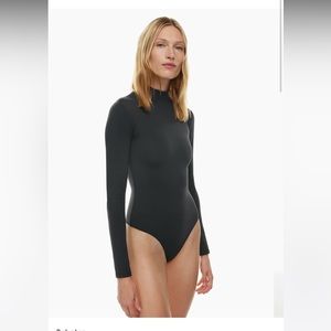 Aritzia Contour Mockneck Longsleeve Bodysuit Babaton, S